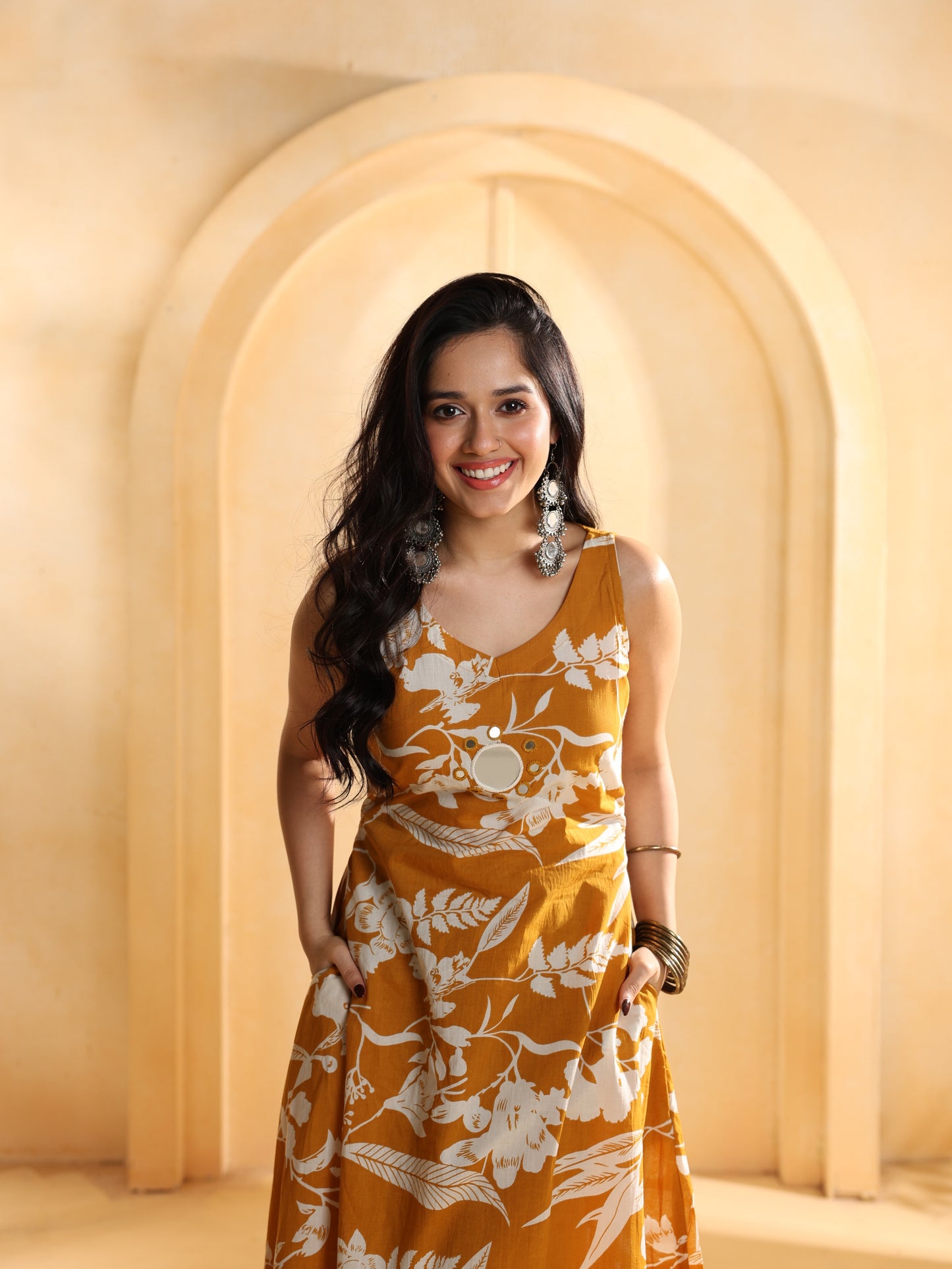 Luxurious 2-Piece Kurti Set – Premium Fabric for Elegant Comfort